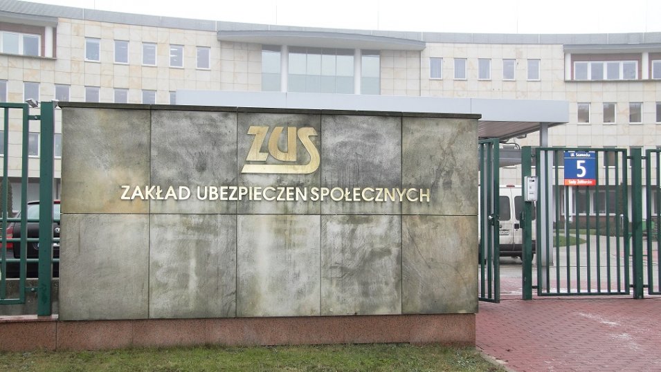 ZUS po raz kolejny sięgnie do kieszeni przedsiębiorców. Oskładkowanie umów o dzieło jest bliskie ZUS po raz kolejny sięgnie do kieszeni przedsiębiorców. Oskładkowanie umów o dzieło jest bliskie