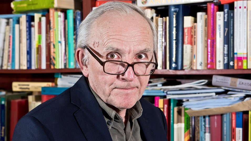 Prof. Czapiński: Wolne niedziele przyspieszą rozwój e-handlu. W zamian, zatrzymają Polaków przed telewizorami Prof. Czapiński: Wolne niedziele przyspieszą rozwój e-handlu. W zamian, zatrzymają Polaków przed telewizorami
