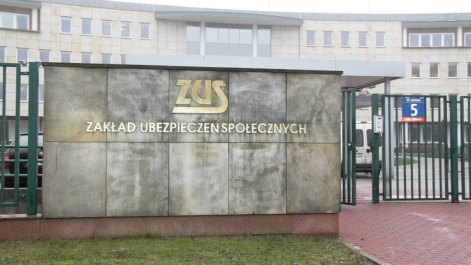 Eksperci: Mimo wielu problemów, ZUS nie zbankrutuje. Ale przyszłe emerytury mogą być bardzo skromne Eksperci: Mimo wielu problemów, ZUS nie zbankrutuje. Ale przyszłe emerytury mogą być bardzo skromne