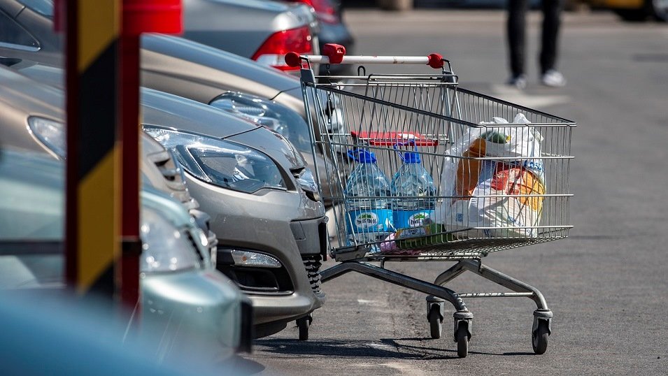 Raport: Internauci porzucają sklepy stacjonarne. Online nabiera coraz większego znaczenia Raport: Internauci porzucają sklepy stacjonarne. Online nabiera coraz większego znaczenia
