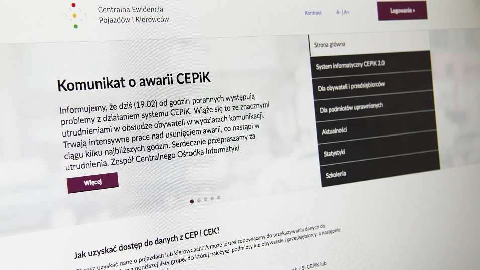 Chaos u komorników przeciąga się. Masowo muszą wycofywać papierowe zapytania do CEPiK-u Chaos u komorników przeciąga się. Masowo muszą wycofywać papierowe zapytania do CEPiK-u