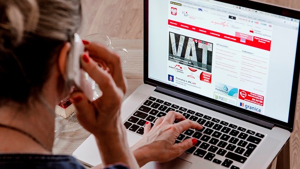 Dane z Ministerstwa Finansów: Po pierwszych trzech kwartałach wpływy z VAT-u spadły o ok. 1,6 mld złotych Dane z Ministerstwa Finansów: Po pierwszych trzech kwartałach wpływy z VAT-u spadły o ok. 1,6 mld złotych
