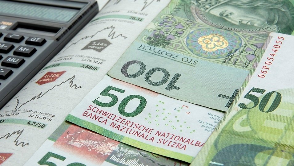 Frankowicze mogą walczyć o spłacanie kredytów w złotówkach. Odważni mają szansę przechytrzyć bank Frankowicze mogą walczyć o spłacanie kredytów w złotówkach. Odważni mają szansę przechytrzyć bank