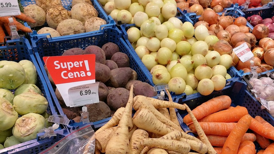 Badanie: Jesienią i zimą Polacy oczekują więcej promocji na owoce i warzywa Badanie: Jesienią i zimą Polacy oczekują więcej promocji na owoce i warzywa