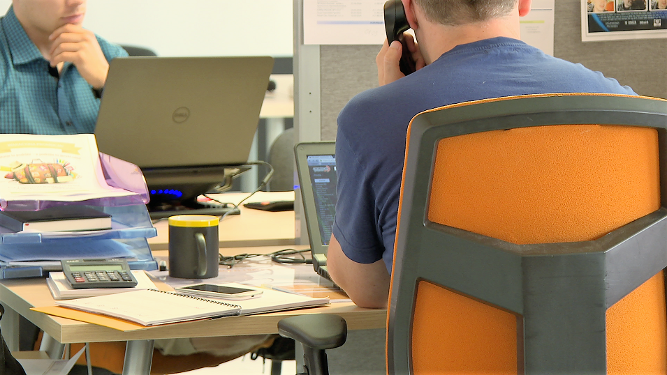 Automatyzacja i robotyzacja zmniejszy bezrobocie. Pojawią się coraz to nowe możliwości pracy online Automatyzacja i robotyzacja zmniejszy bezrobocie. Pojawią się coraz to nowe możliwości pracy online