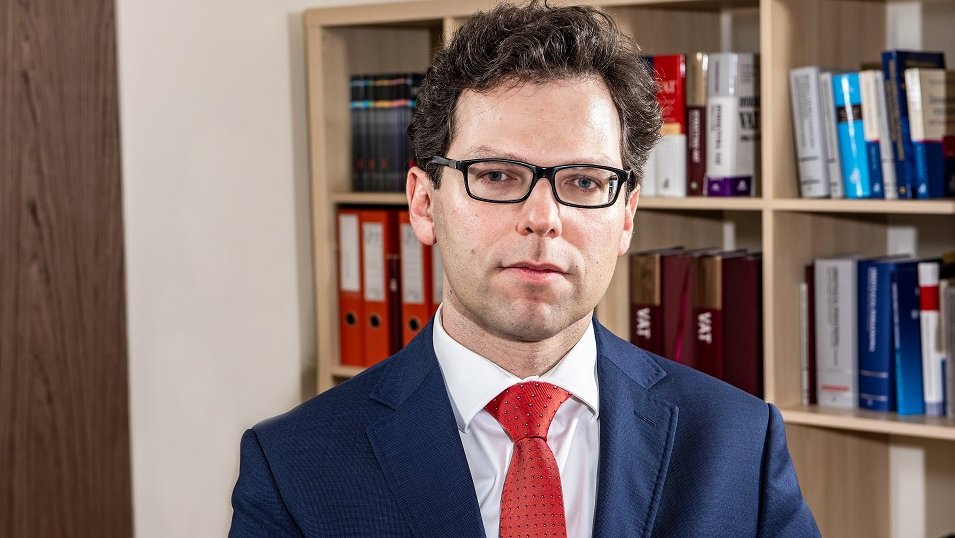 Ekspert o zmianie prawa podatkowego: Problemem nie są przepisy, lecz nastawienie fiskusa do podatników Ekspert o zmianie prawa podatkowego: Problemem nie są przepisy, lecz nastawienie fiskusa do podatników