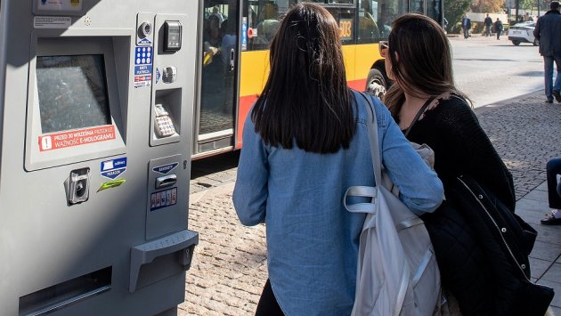 Raport KRD: Polacy toną w długach za jazdę na gapę. Rekordzista ma do oddania ponad 312 tys. zł Raport KRD: Polacy toną w długach za jazdę na gapę. Rekordzista ma do oddania ponad 312 tys. zł