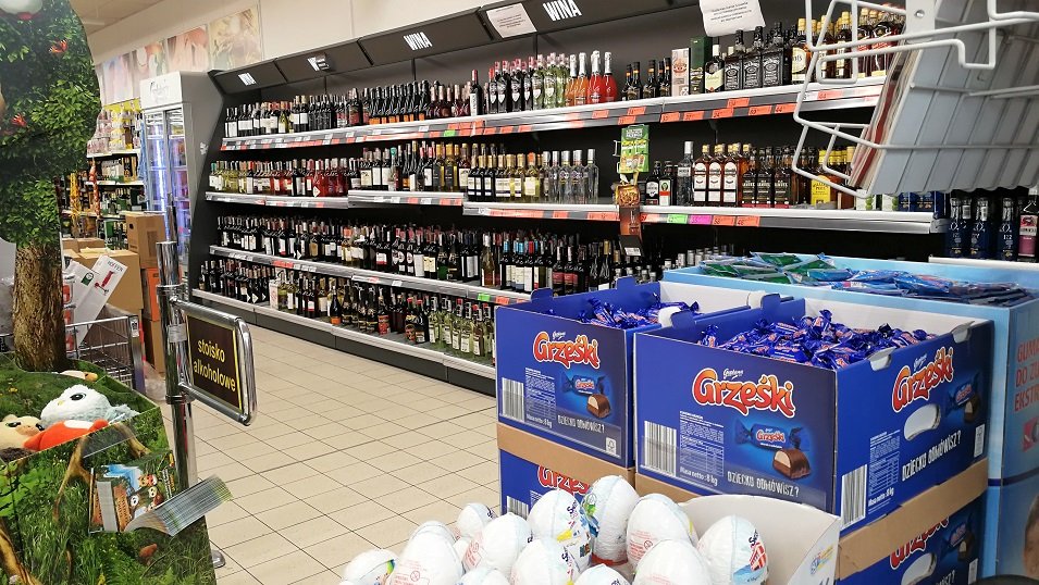 Przed Wielkanocą dyskonty znowu zwiększą ilość promocji. Eksperci: To przez zakazu handlu w niedziele Przed Wielkanocą dyskonty znowu zwiększą ilość promocji. Eksperci: To przez zakazu handlu w niedziele