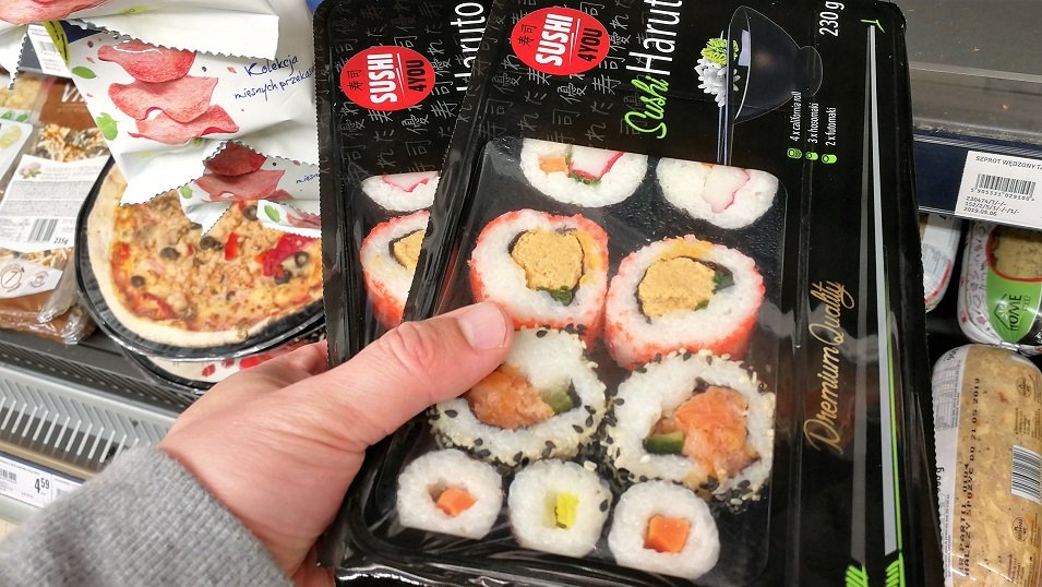 Euro i dolar przyczyną wyższych cen sushi w polskich  sklepach. Wzrost jest nawet na poziomie 50%