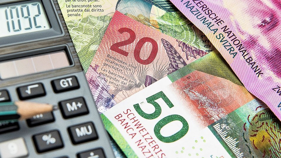Frankowicze znowu w kropce. Bezpowrotnie znika LIBOR i nie wiadomo co dalej z umowami Frankowicze znowu w kropce. Bezpowrotnie znika LIBOR i nie wiadomo co dalej z umowami
