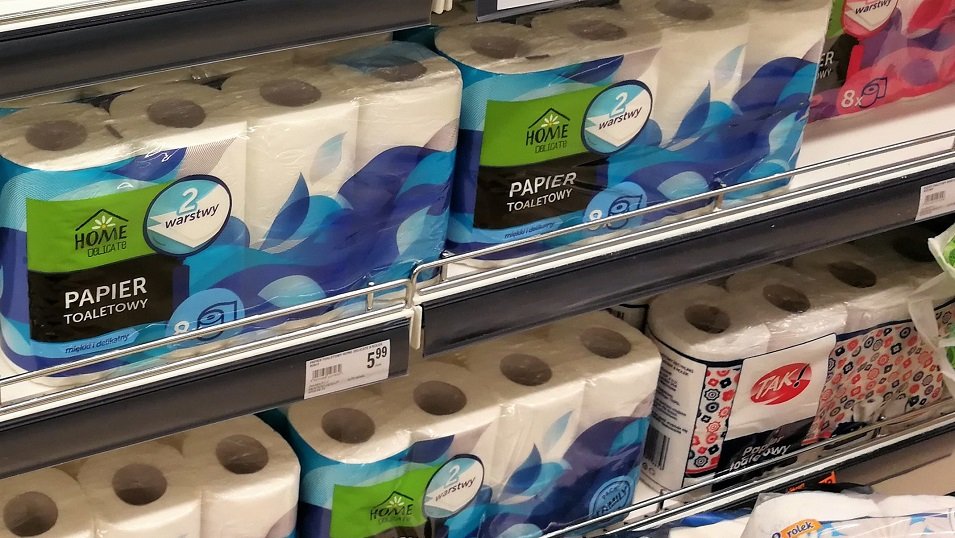ANALIZA: Sklepy oferują coraz droższy papier toaletowy. Branża: Jeszcze w tym roku ceny pójdą mocno w górę ANALIZA: Sklepy oferują coraz droższy papier toaletowy. Branża: Jeszcze w tym roku ceny pójdą mocno w górę