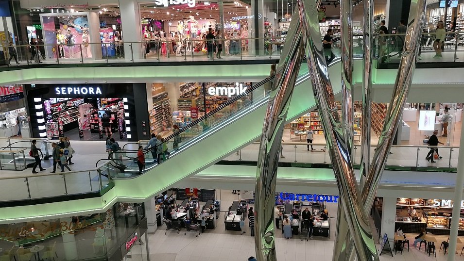 BADANIE: Galerie sporo straciły przed świętami. Ruch był mniejszy niż rok wcześniej o przeszło 60% BADANIE: Galerie sporo straciły przed świętami. Ruch był mniejszy niż rok wcześniej o przeszło 60%