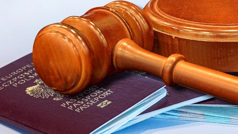 Komornik nie może zablokować dłużnikowi paszportu, nawet na wniosek wierzyciela Komornik nie może zablokować dłużnikowi paszportu, nawet na wniosek wierzyciela