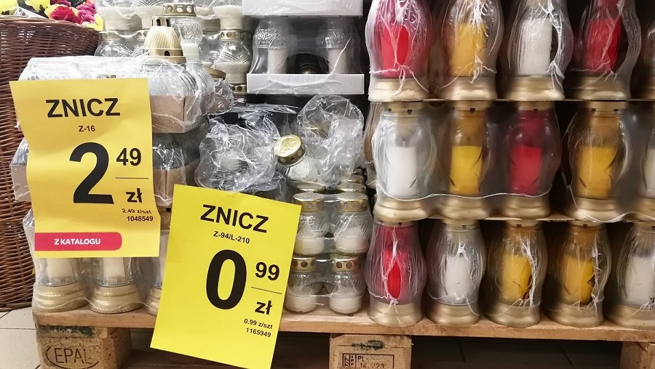 Badanie: Znicze zdrożały o ponad 20%. W sklepach jest też dużo mniej promocji niż rok temu Badanie: Znicze zdrożały o ponad 20%. W sklepach jest też dużo mniej promocji niż rok temu