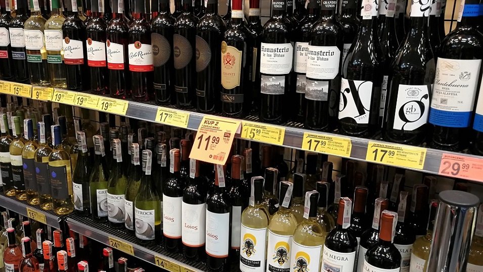 Autonomiczne sklepy bez alkoholu? Eksperci: Obecne prawo jest do zmiany, inaczej będzie to zbyt kosztowny proces Autonomiczne sklepy bez alkoholu? Eksperci: Obecne prawo jest do zmiany, inaczej będzie to zbyt kosztowny proces