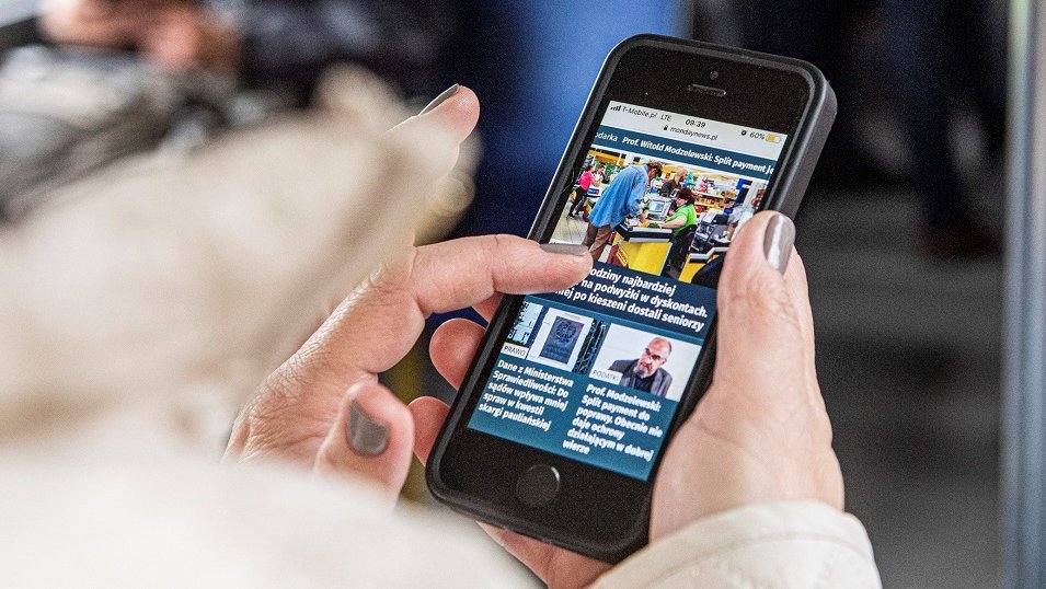 Marketerzy mogą lepiej dotrzeć do Polaków w komunikacji miejskiej. Kluczem jest sponsorowane Wi-Fi Marketerzy mogą lepiej dotrzeć do Polaków w komunikacji miejskiej. Kluczem jest sponsorowane Wi-Fi