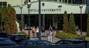 Raport: Uczelnie niepubliczne coraz więcej przyjmują chętnych na studiowanie w języku angielskim Raport: Uczelnie niepubliczne coraz więcej przyjmują chętnych na studiowanie w języku angielskim