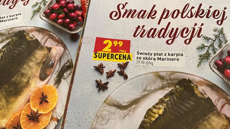 Sklepy rezygnują z żywych karpi. Eksperci: Polacy wolą mrożone ryby, bo tak jest szybciej i łatwiej Sklepy rezygnują z żywych karpi. Eksperci: Polacy wolą mrożone ryby, bo tak jest szybciej i łatwiej
