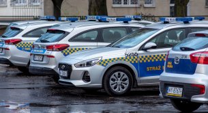 Polacy mają dość smrodu ze spalanych odpadów. Strażnicy miejscy przyjmują coraz więcej zgłoszeń Polacy mają dość smrodu ze spalanych odpadów. Strażnicy miejscy przyjmują coraz więcej zgłoszeń