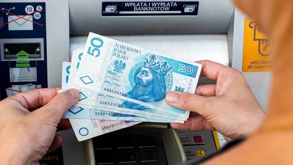 Polacy Wystraszyli Sie Plotek O Niewyplacalnosci Bankow Nbp Na Rynku Przybylo 51 Mld Zl W Gotowce Mondaynews