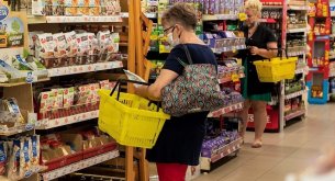 Badanie KANTAR: W Polsce rośnie zjawisko konsumentów z przymusu i cenoholizmu
