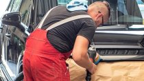 Warsztaty naprawcze mają problem z ubezpieczycielami. Sytuacja może się odbić na wielu Polakach Warsztaty naprawcze mają problem z ubezpieczycielami. Sytuacja może się odbić na wielu Polakach