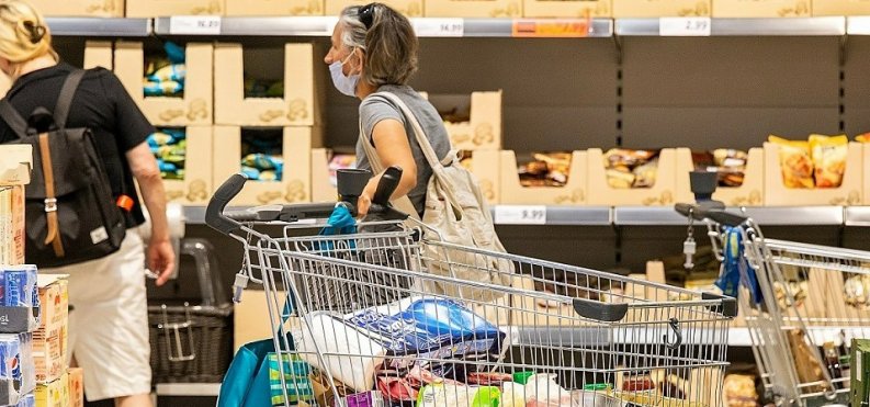 Eksperci ostrzegają: Obniżony VAT na żywność finalnie może spowodować podwyżki cen w sklepach